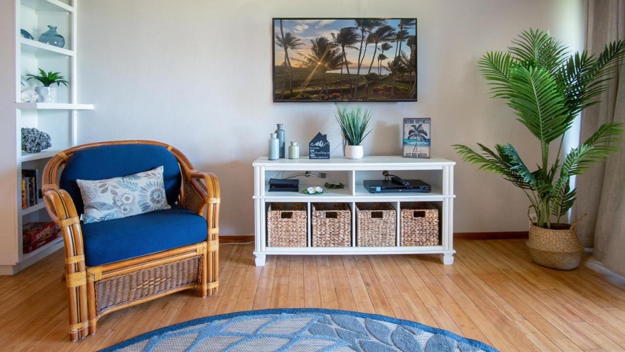 Appartamento Molokai Island Retreat With Beautiful Ocean Views And Pool - Newly Remodeled! Ualapue Esterno foto