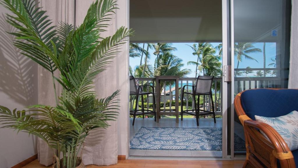 Appartamento Molokai Island Retreat With Beautiful Ocean Views And Pool - Newly Remodeled! Ualapue Esterno foto