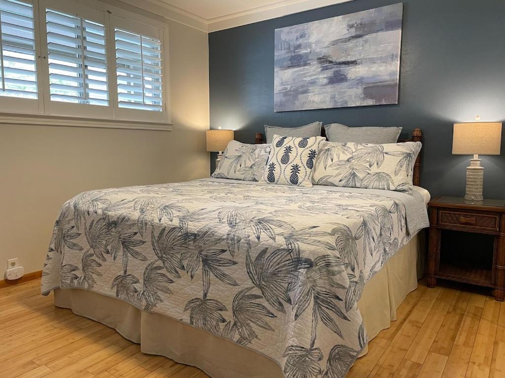 Appartamento Molokai Island Retreat With Beautiful Ocean Views And Pool - Newly Remodeled! Ualapue Esterno foto