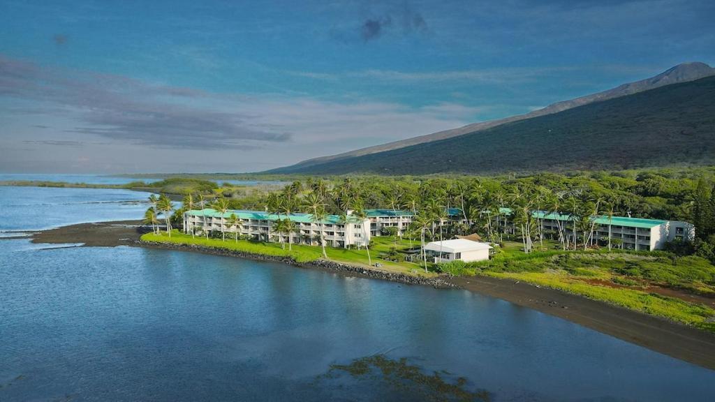 Appartamento Molokai Island Retreat With Beautiful Ocean Views And Pool - Newly Remodeled! Ualapue Esterno foto